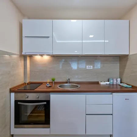 41 Διαμέρισμα *